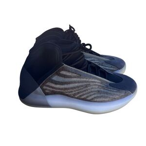 adidas Yeezy QNTM
Barium